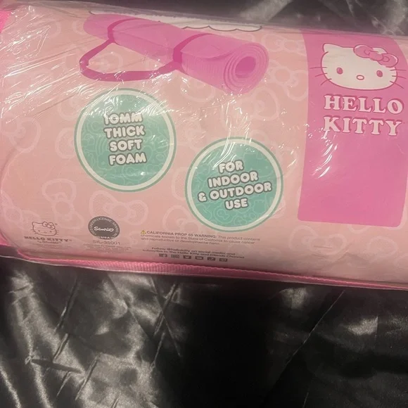 HELLO KITTY exercise mat , NWT​ - Picture 3 of 8